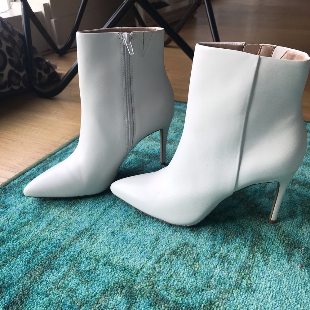 Aldo White Booties 7.5
